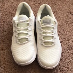 nike lunarconverge white